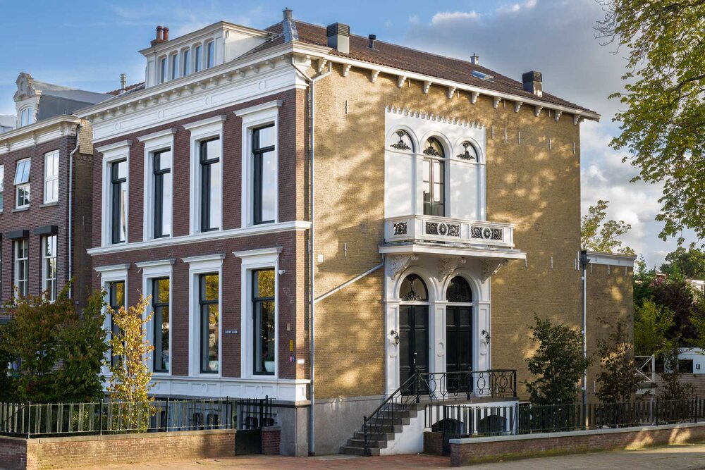 Monumentaal pand aan de Nieuwe Haven 133 in Schiedam